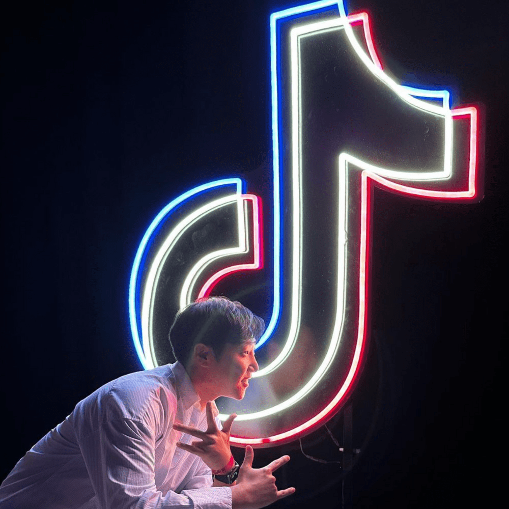 Tik Tok LED Neon