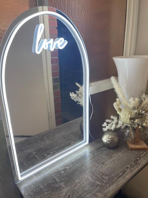 KYLIE MIRROR - Love BF22!